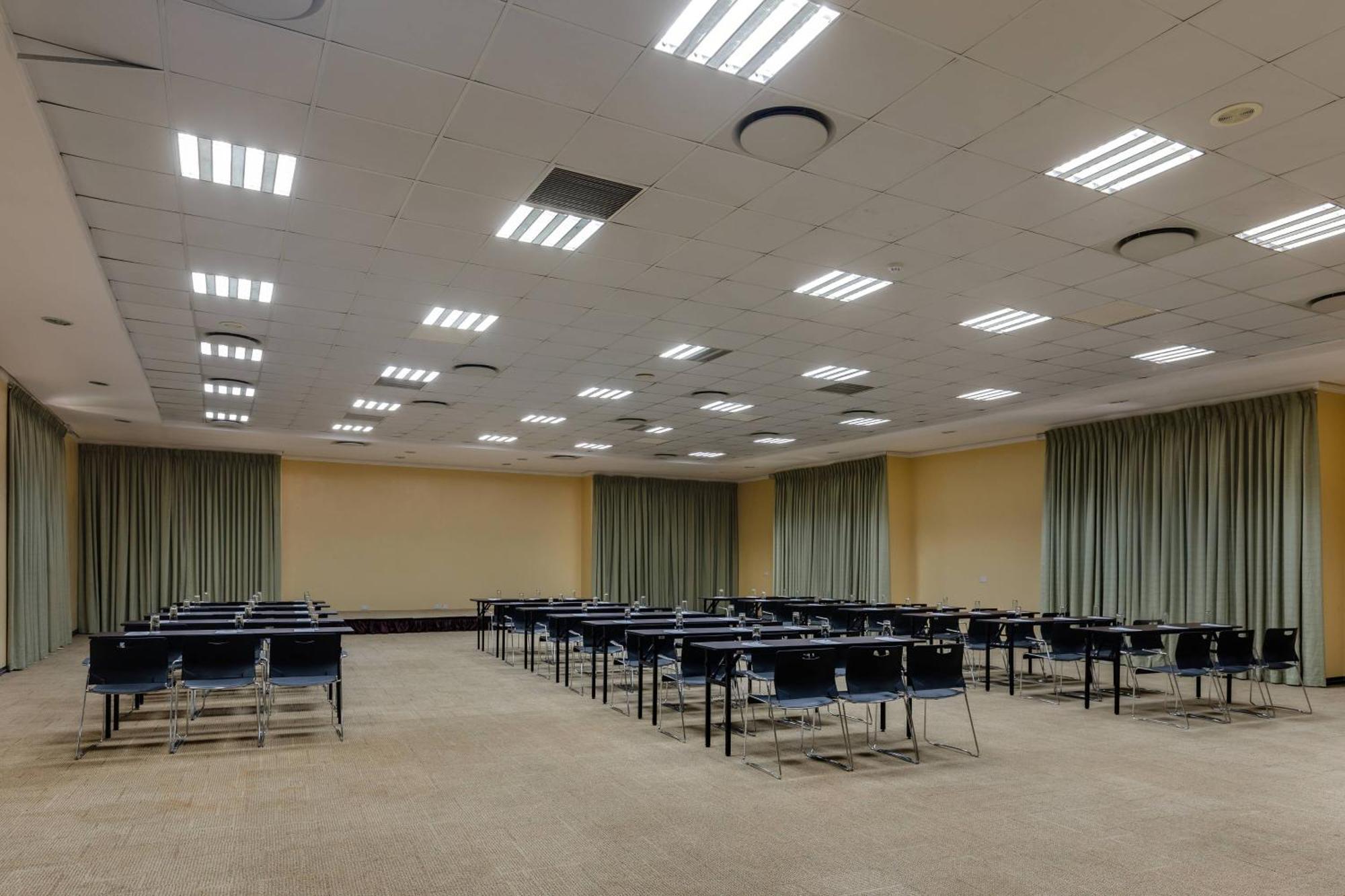 Protea Hotel By Marriott Benin City Select Emotan Εξωτερικό φωτογραφία