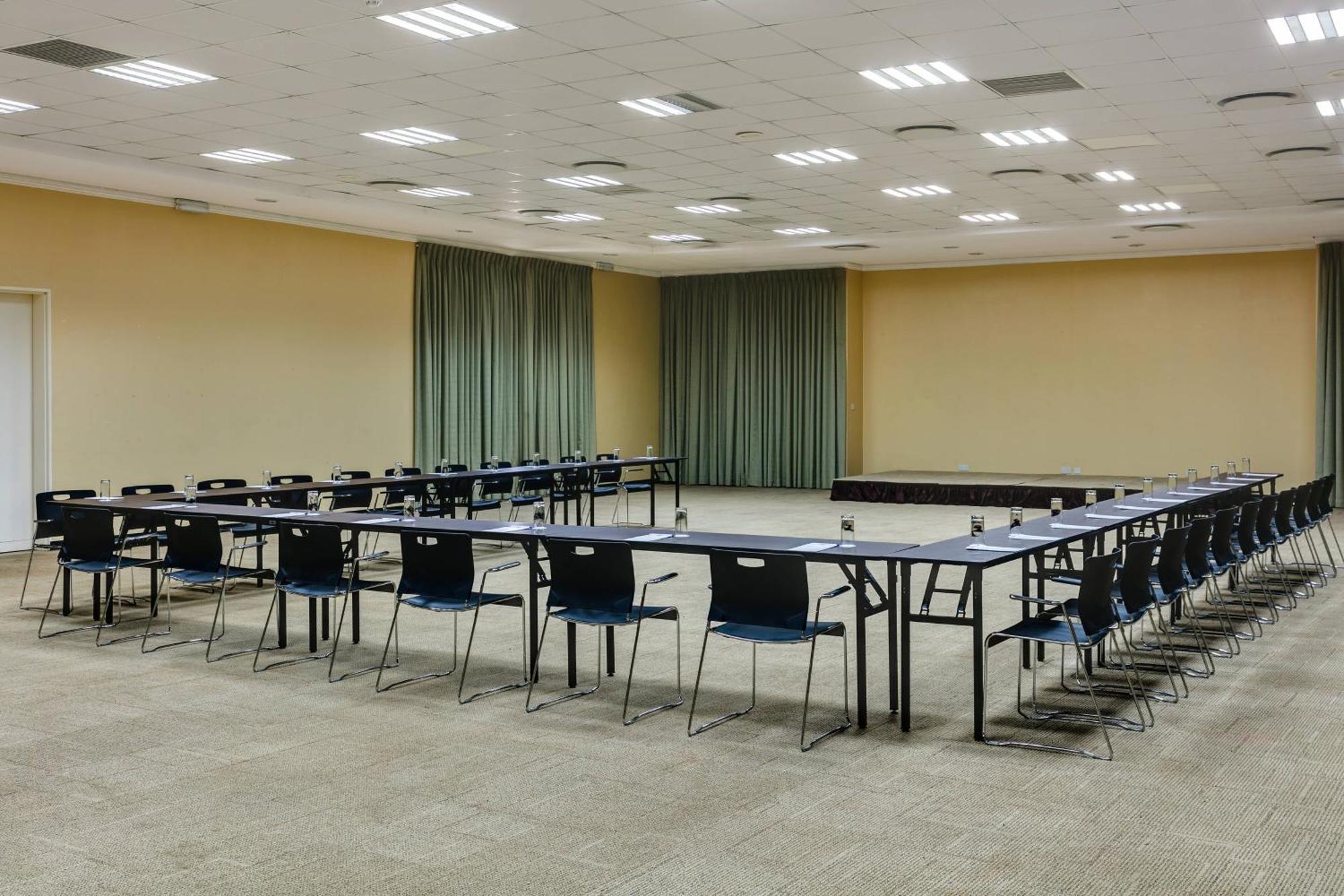 Protea Hotel By Marriott Benin City Select Emotan Εξωτερικό φωτογραφία