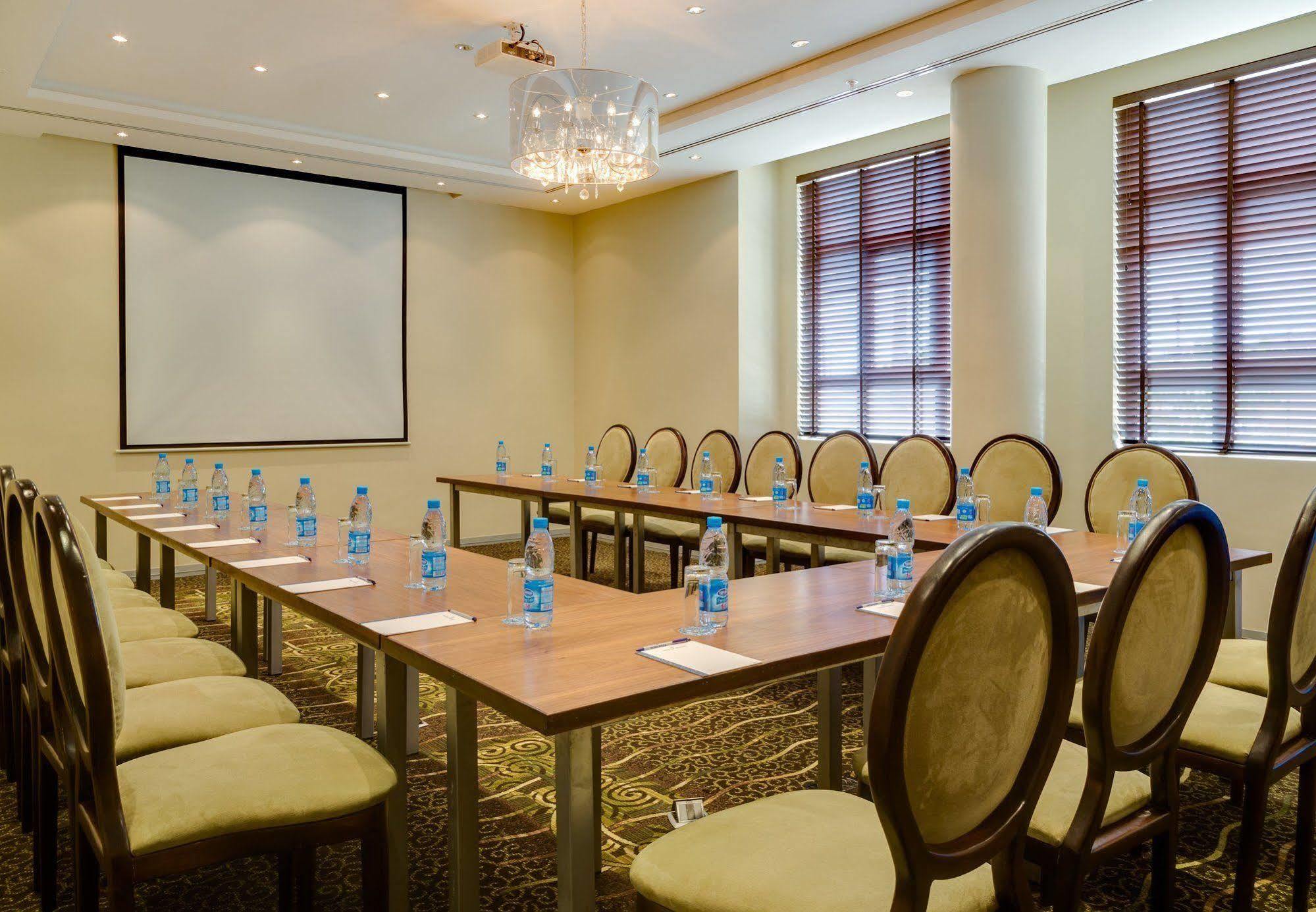 Protea Hotel By Marriott Benin City Select Emotan Εξωτερικό φωτογραφία