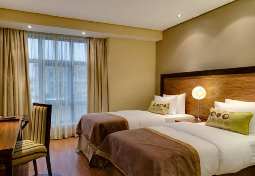 Protea Hotel By Marriott Benin City Select Emotan Εξωτερικό φωτογραφία